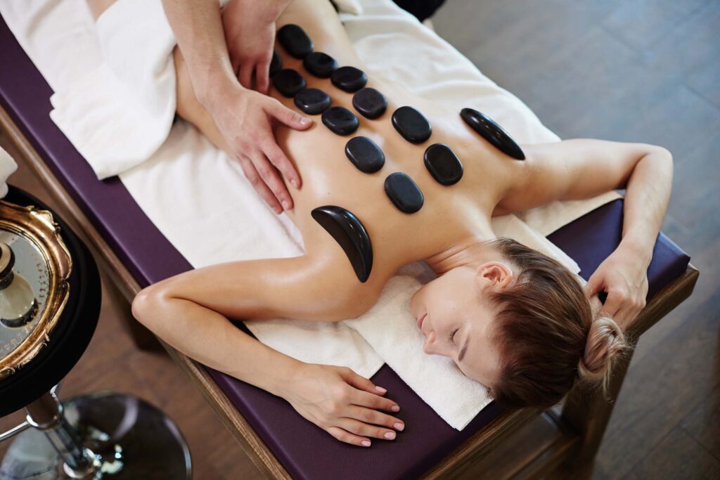relaxing-stone-therapy-in-spa-CM7BPFL.jpg